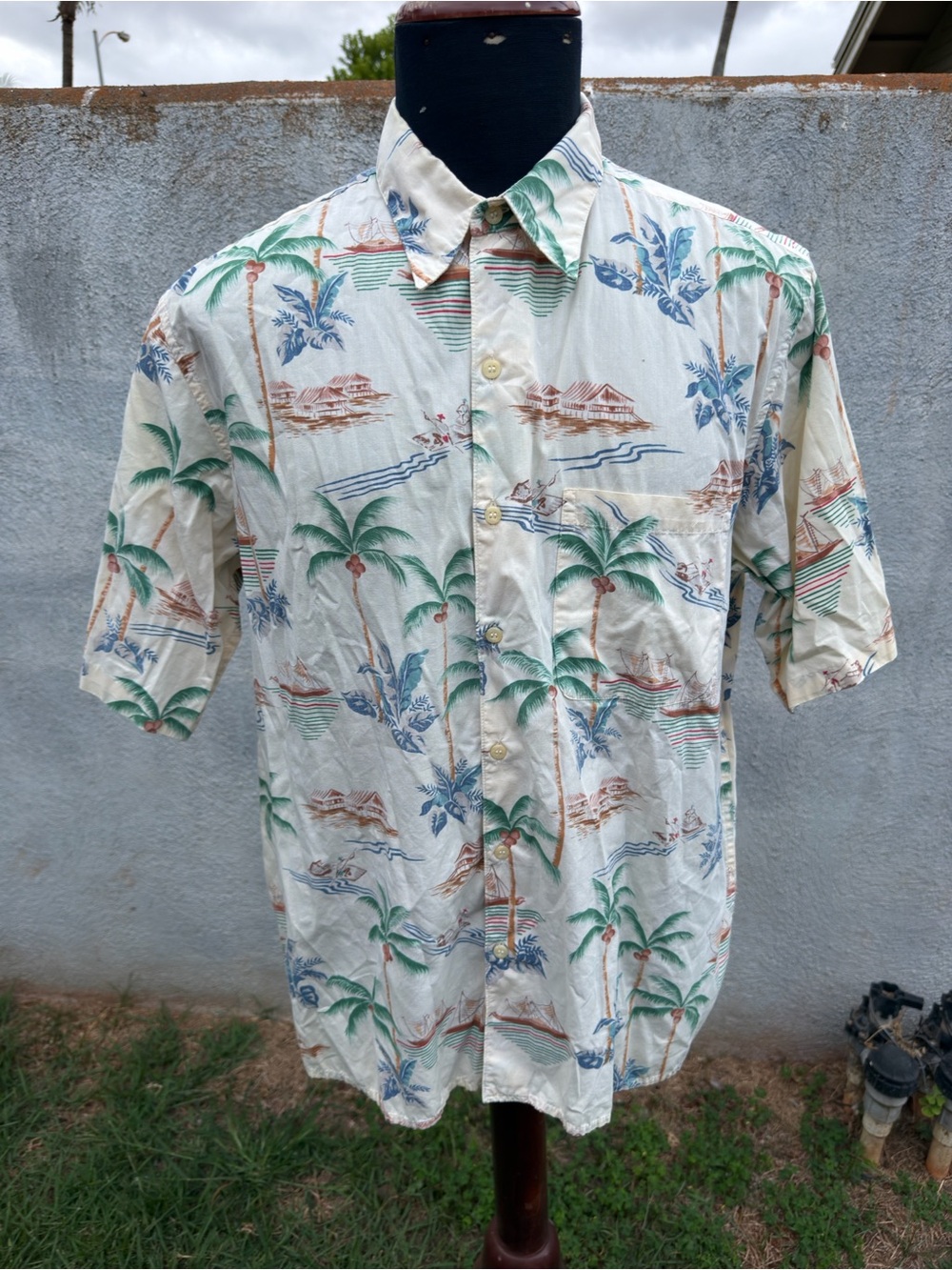 PreOwned Reyn Spooner Classic Hawaiian Print Multicolored Full Button Men's L